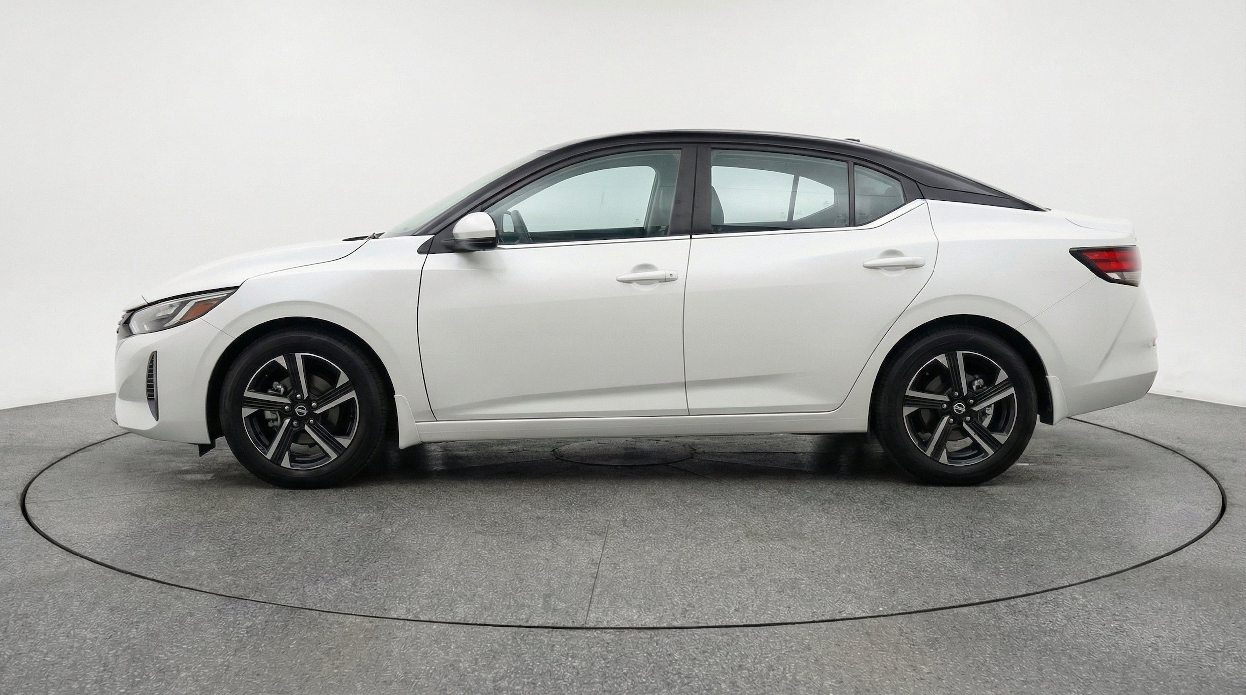 Thumbnail: 2025 Nissan Sentra - 5