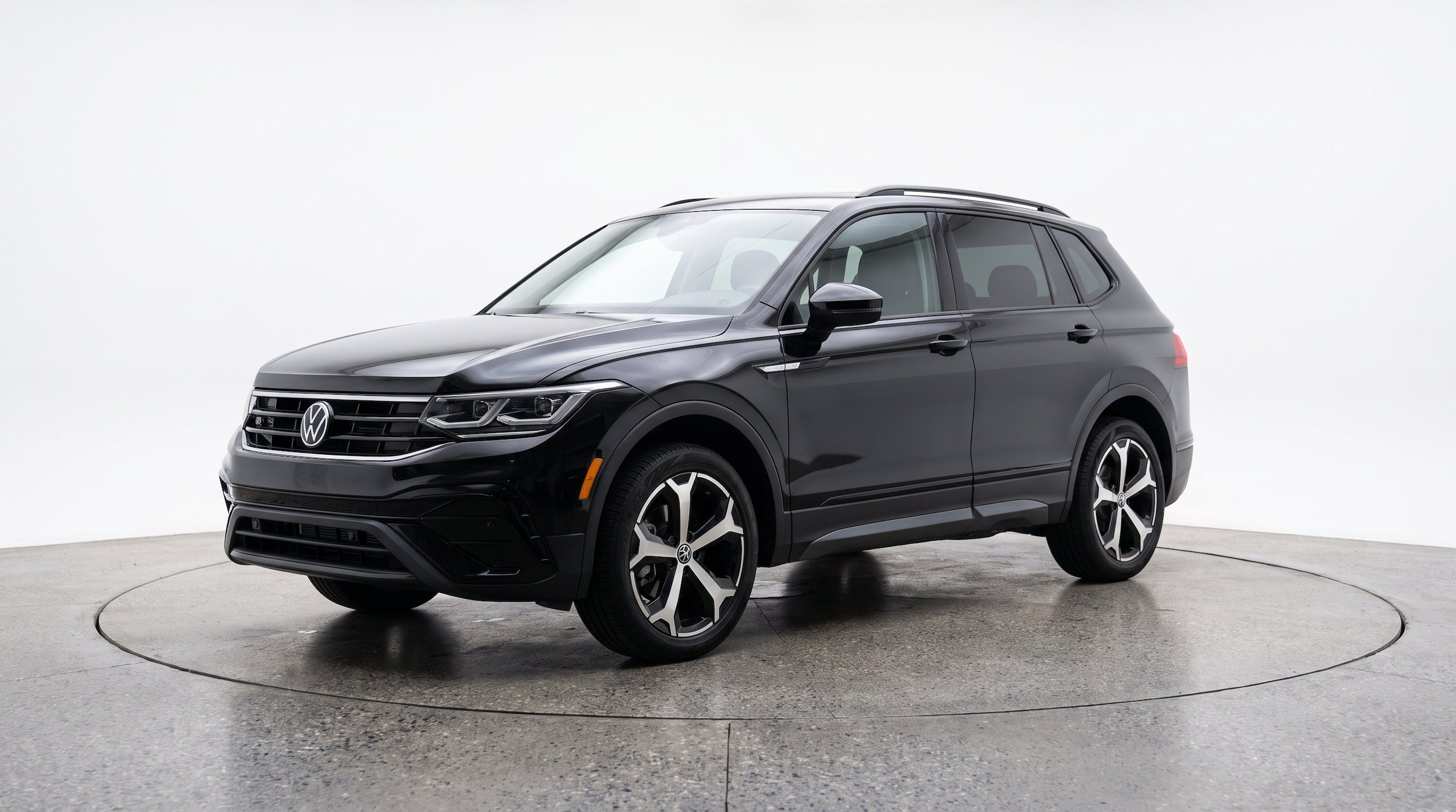 Thumbnail: 2026 Volkswagen Tiguan - 2