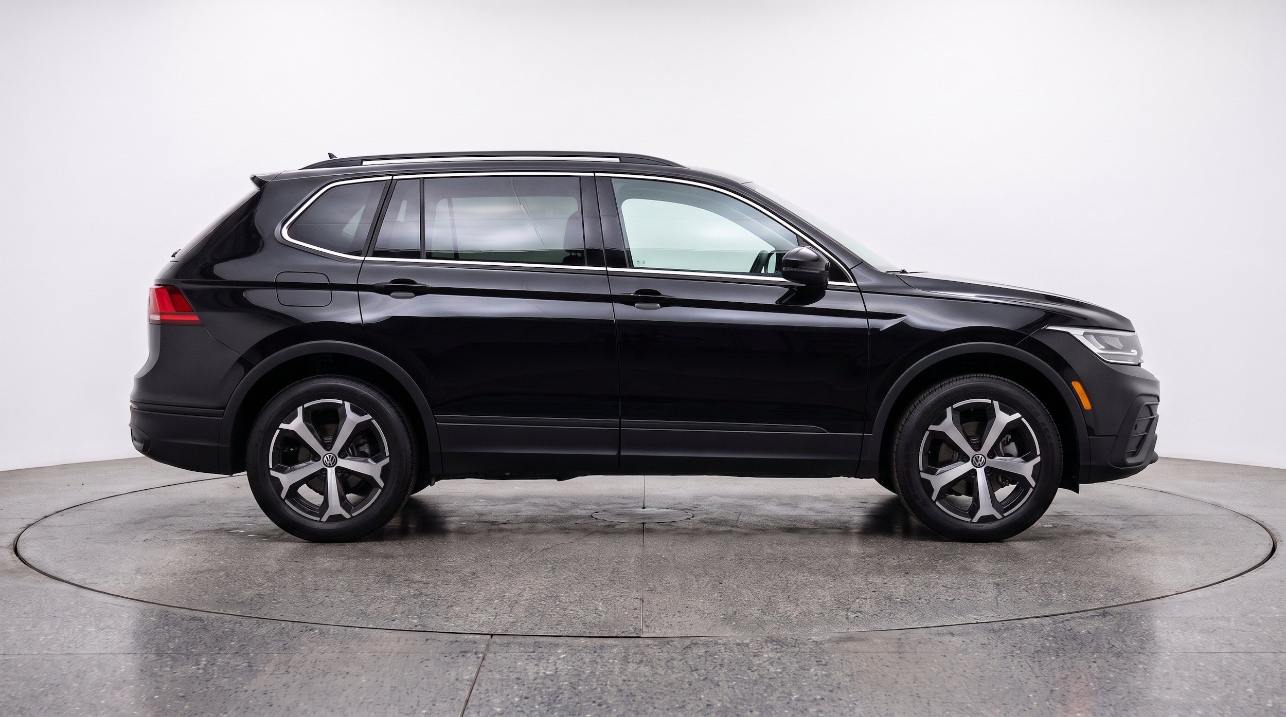 Thumbnail: 2026 Volkswagen Tiguan - 9