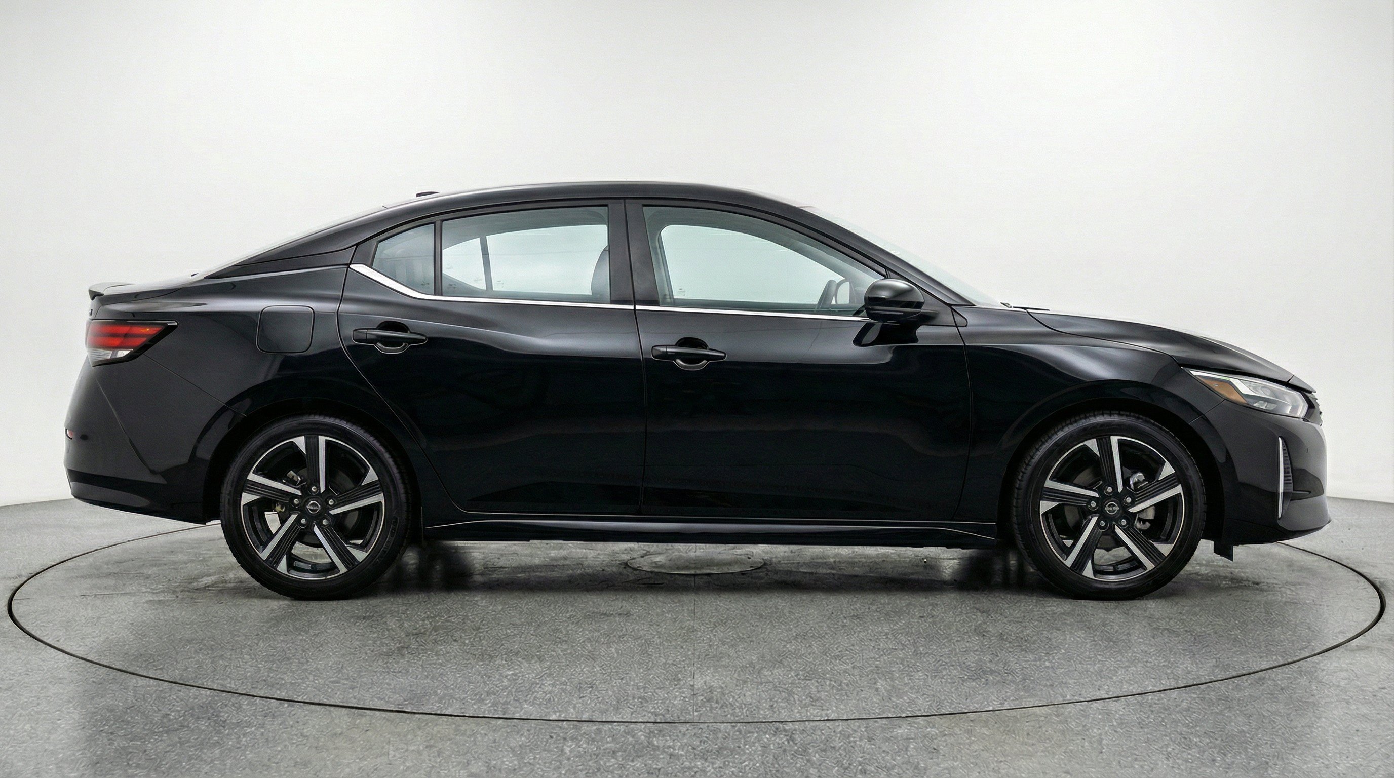 Thumbnail: 2025 Nissan Sentra - 10