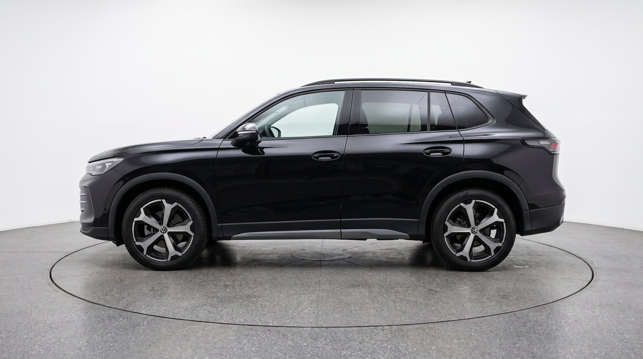 Thumbnail: 2026 Volkswagen Tiguan - 3