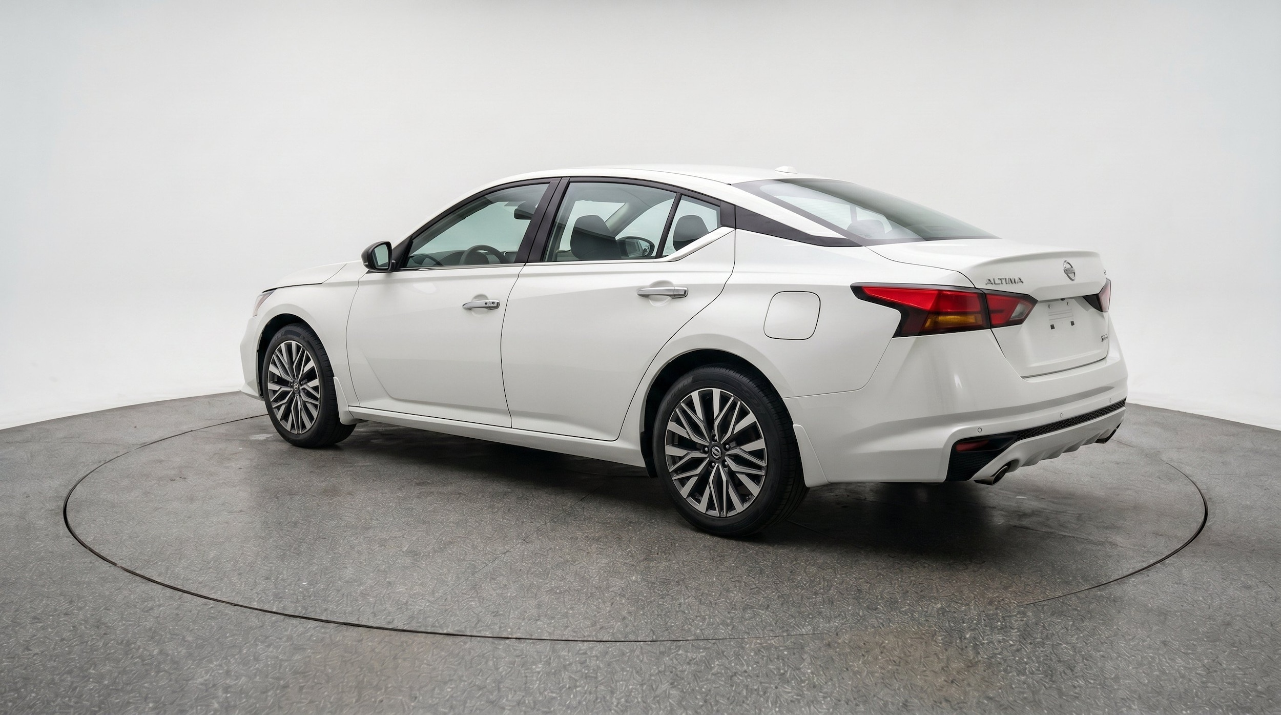 Thumbnail: 2025 Nissan Altima - 5