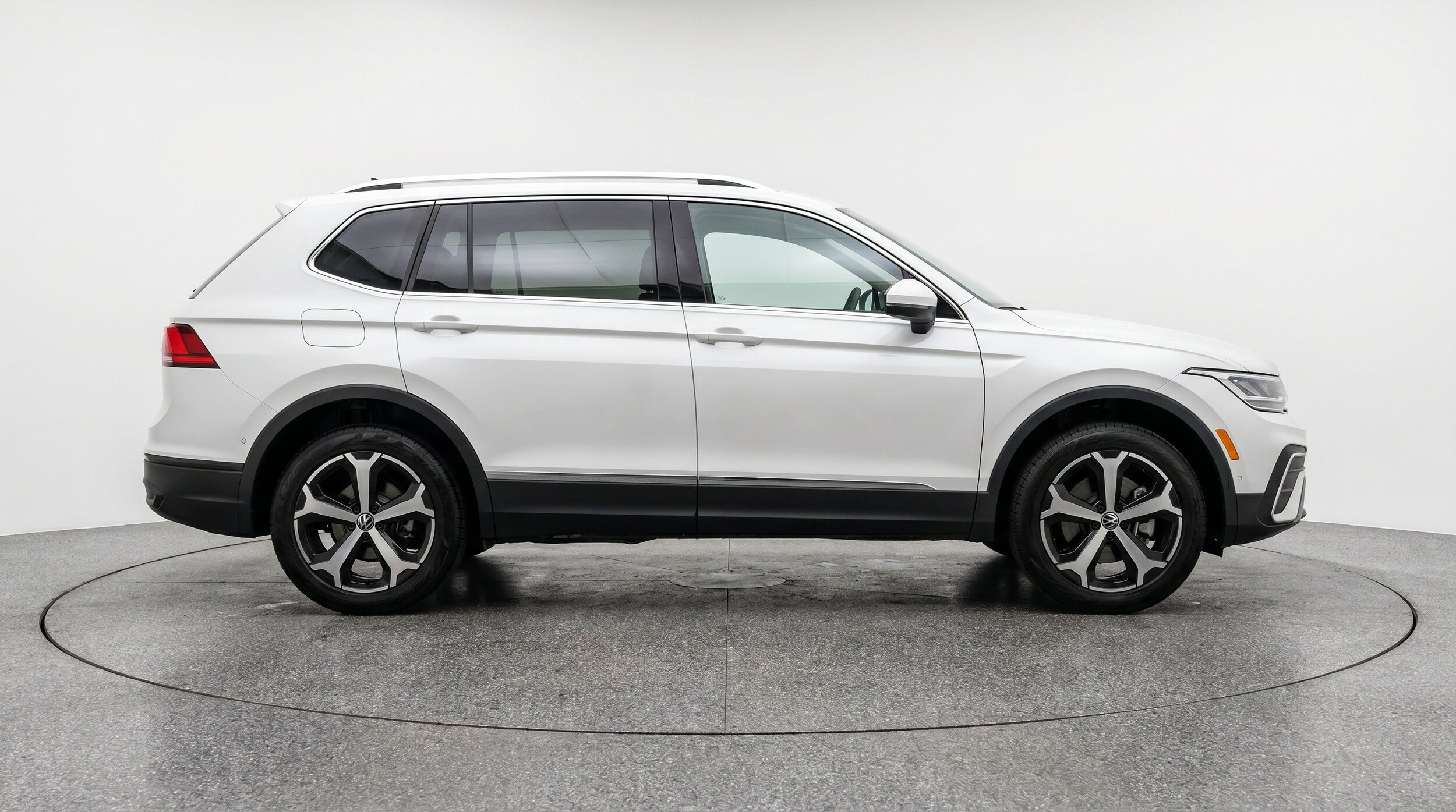 Thumbnail: 2026 Volkswagen Tiguan - 11