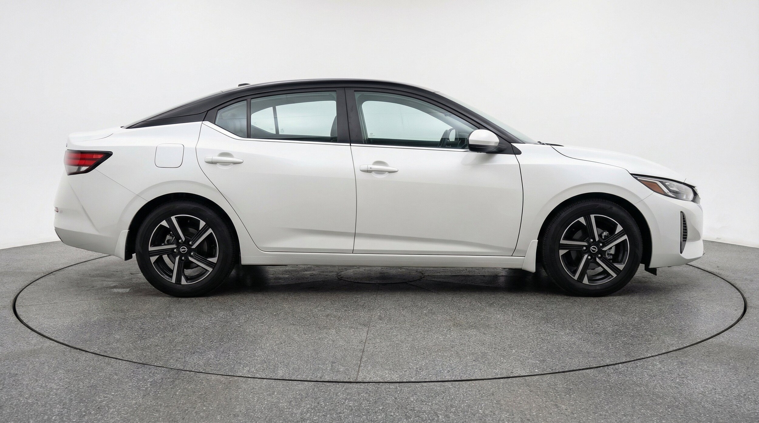 Thumbnail: 2025 Nissan Sentra - 10