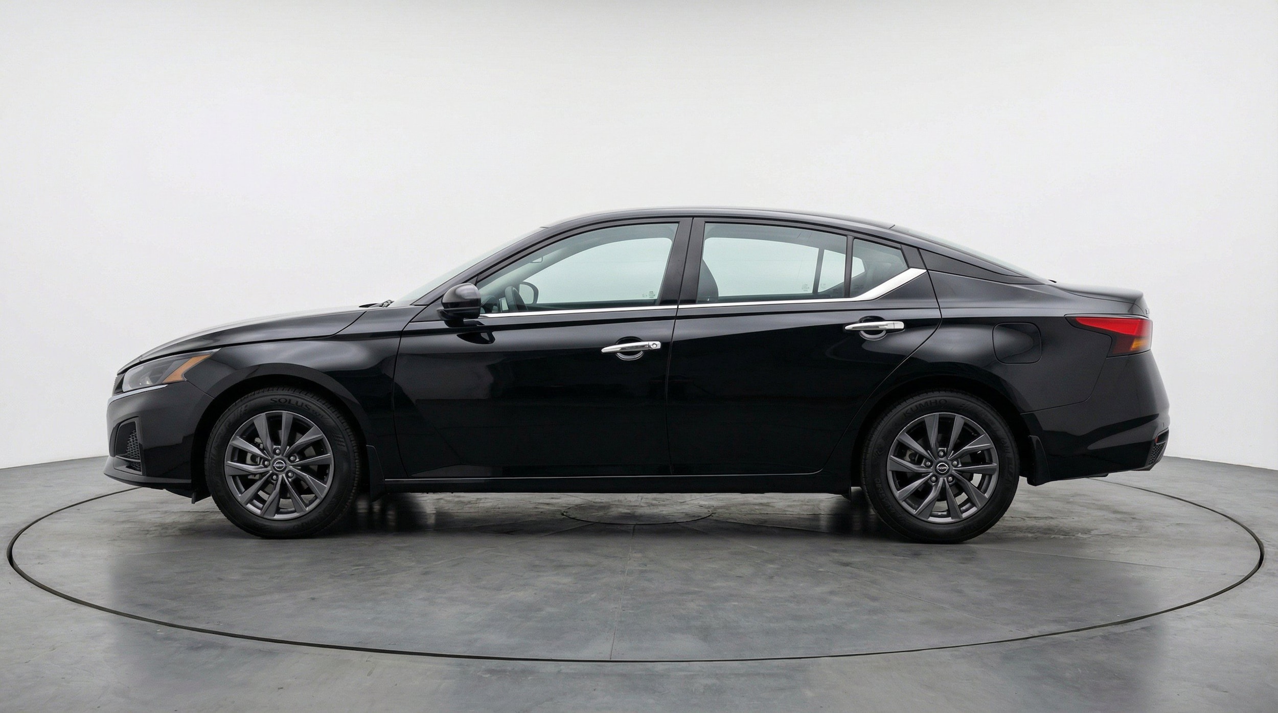 Thumbnail: 2025 Nissan Altima - 3