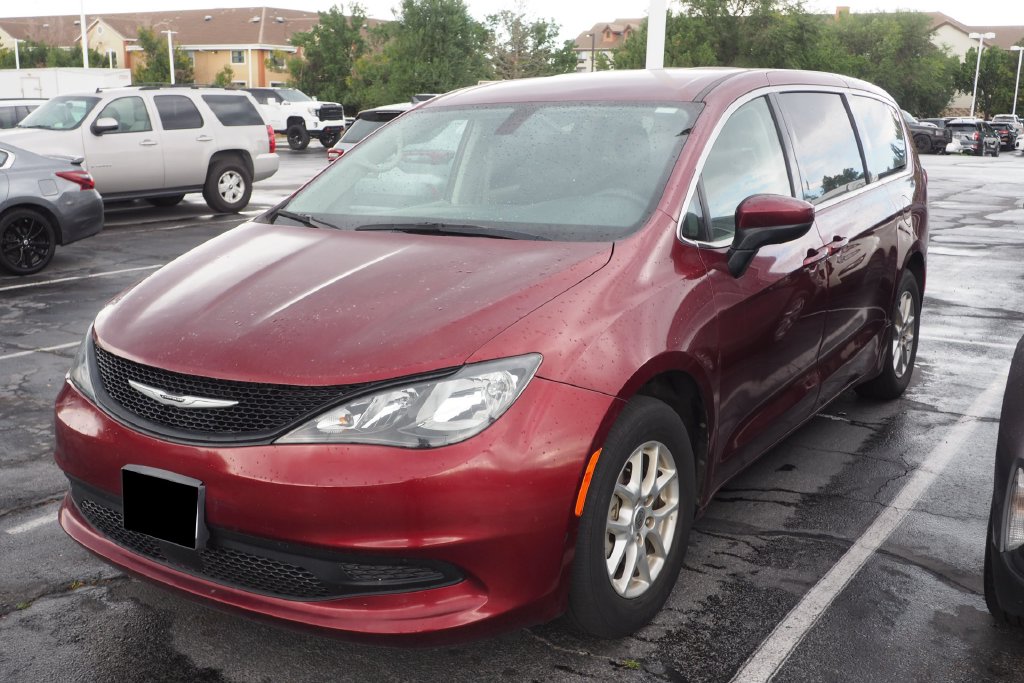 2022 Chrysler Voyager LX