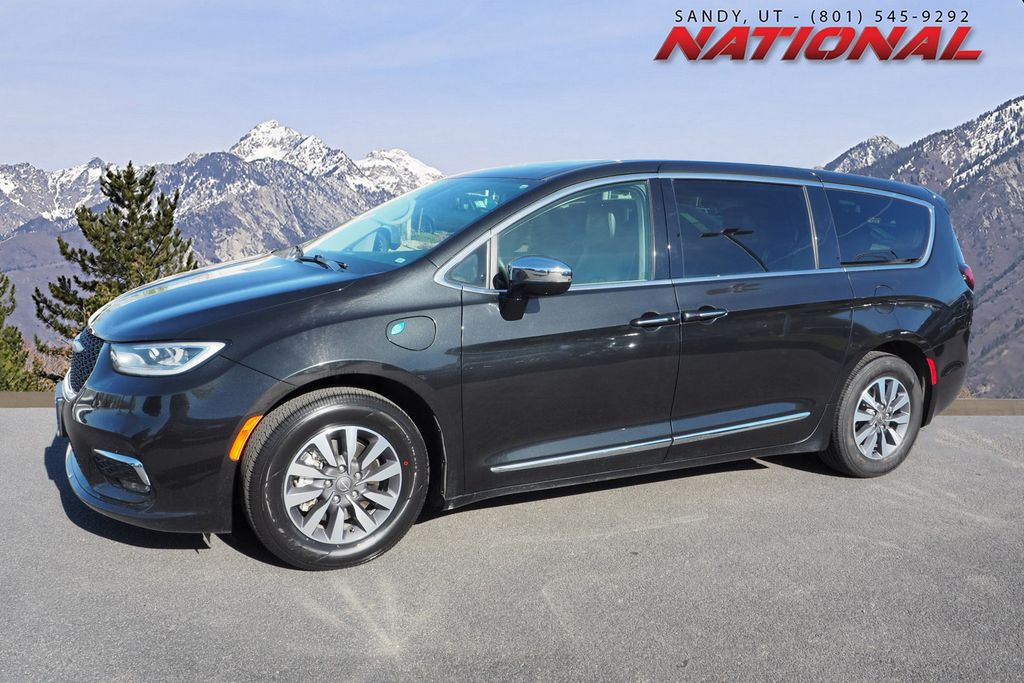 2023 Chrysler Pacifica Hybrid