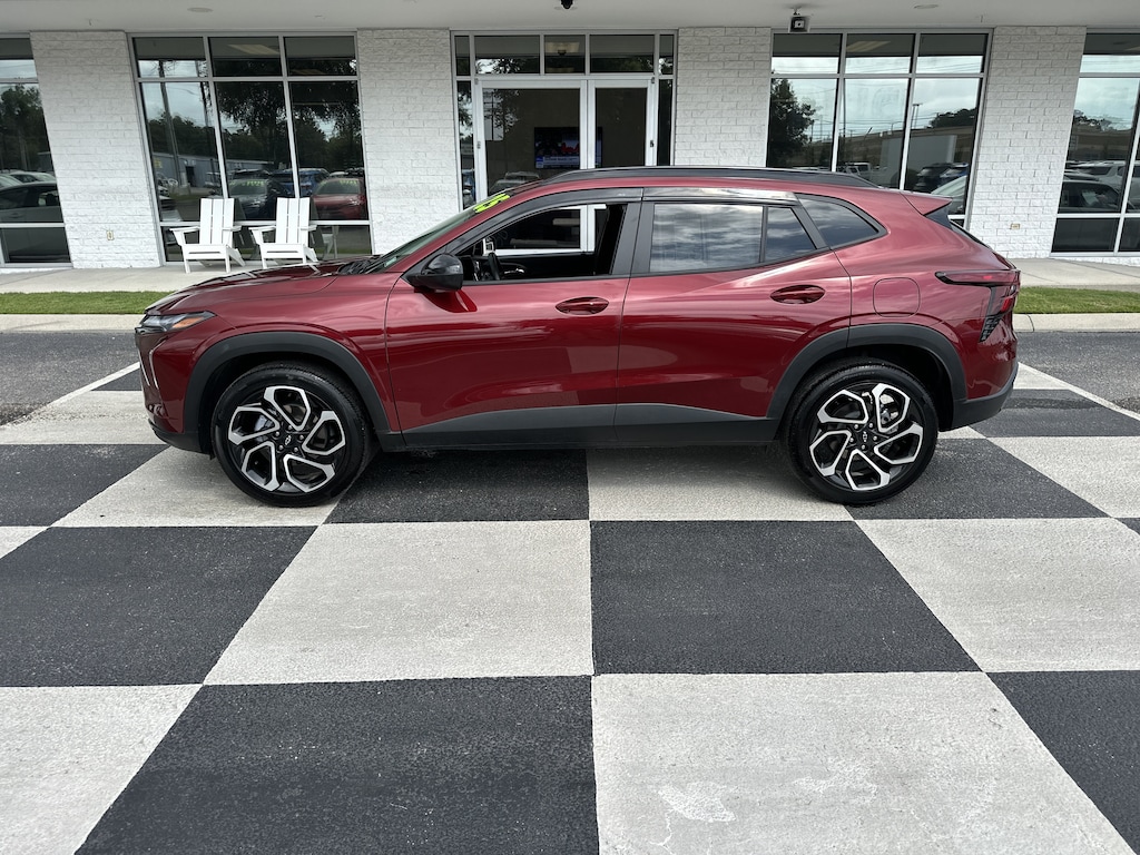 Used 2025 Chevrolet Trax 2RS SUV