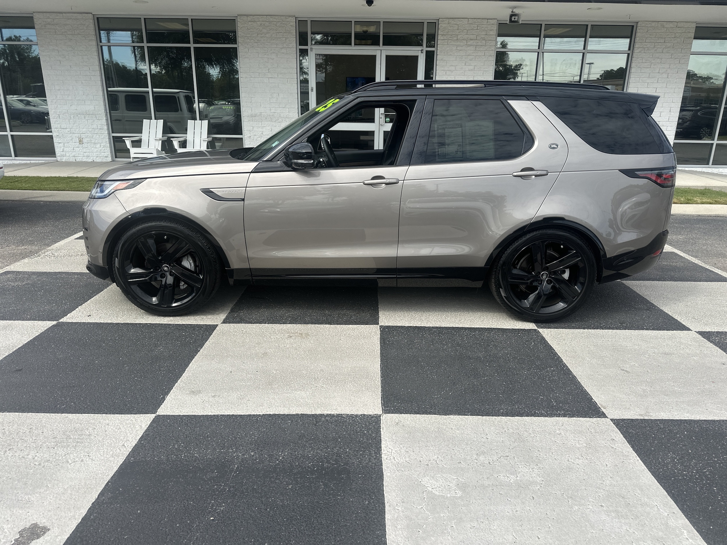 2025 Land Rover Discovery