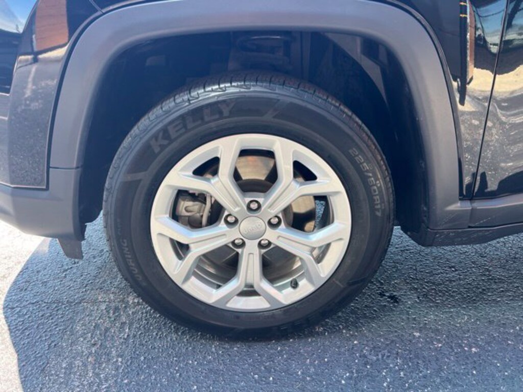 Used 2024 Jeep Compass Latitude SUV