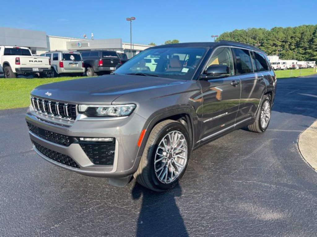 New 2026 Jeep Grand Cherokee L Summit 4X4 SUV