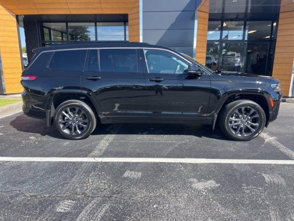 New 2026 Jeep Grand Cherokee L Limited Reserve 4X4 SUV