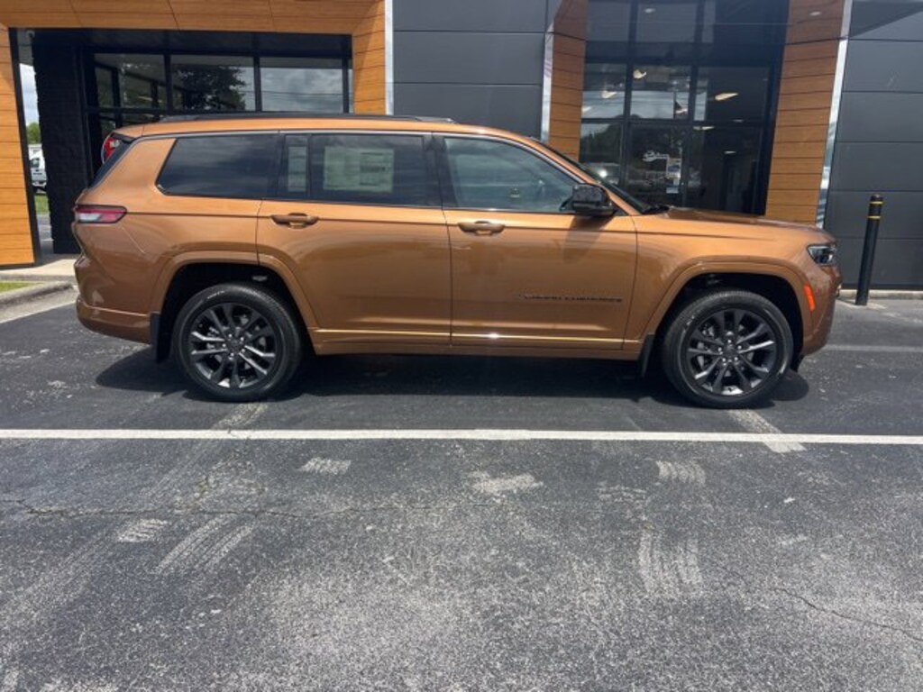 New 2026 Jeep Grand Cherokee L Limited Reserve 4X4 SUV