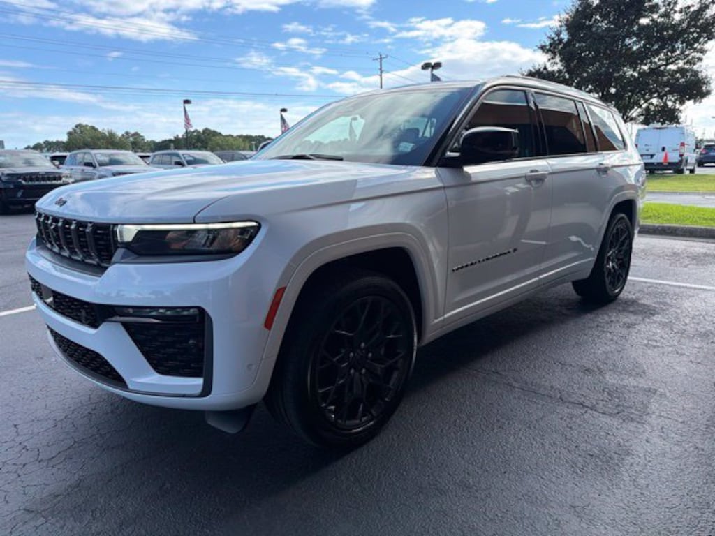 New 2027 Jeep Grand Cherokee Summit 4X4 SUV