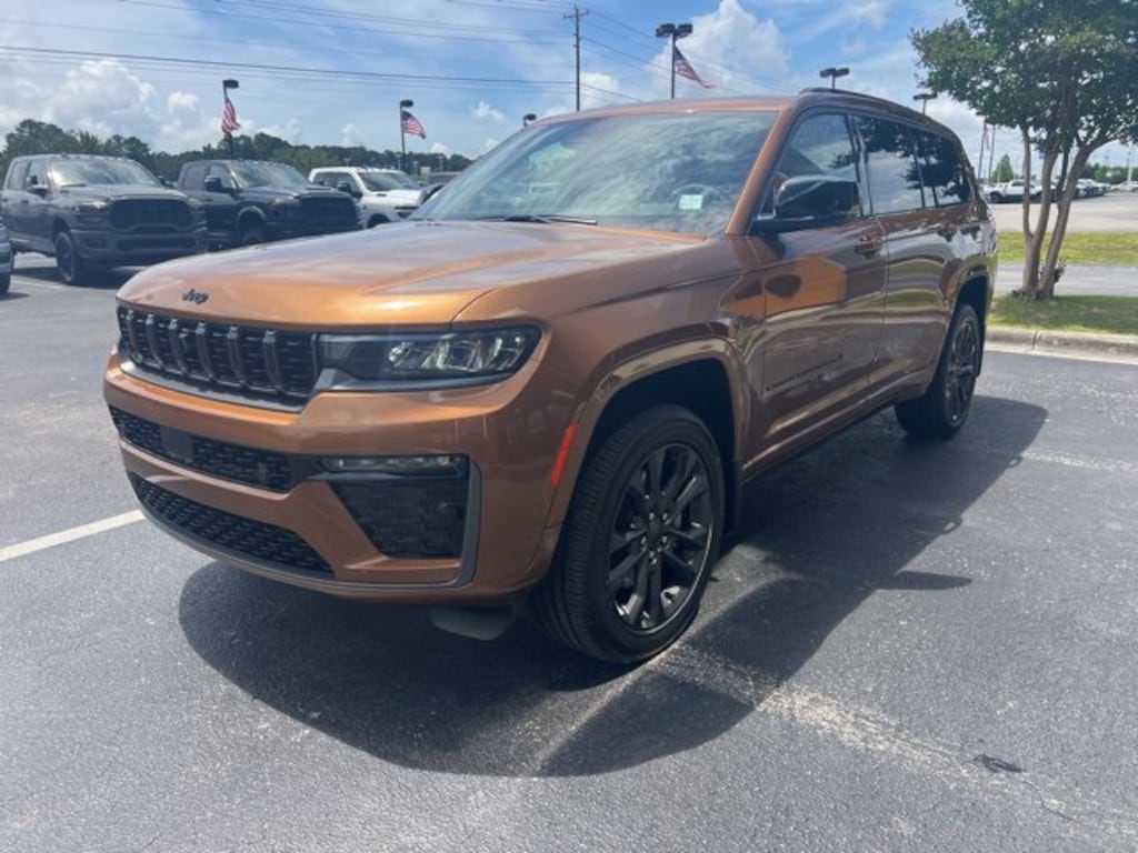 New 2026 Jeep Grand Cherokee L Limited Reserve 4X4 SUV