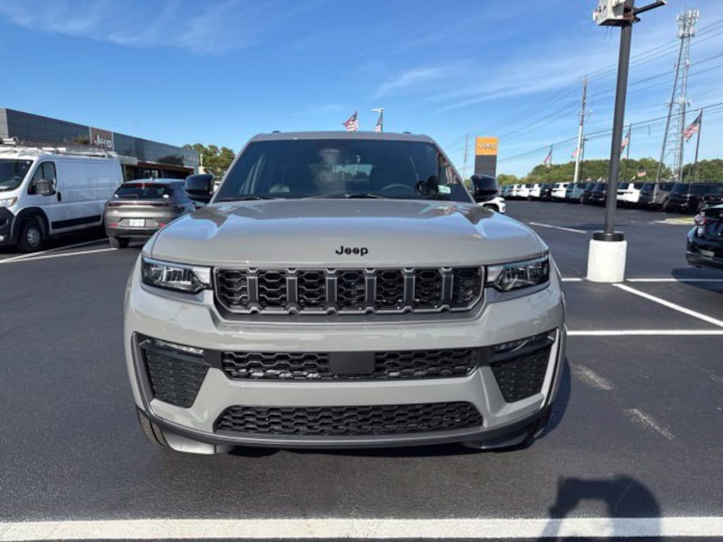 New 2027 Jeep Grand Cherokee Limited 4X4 SUV
