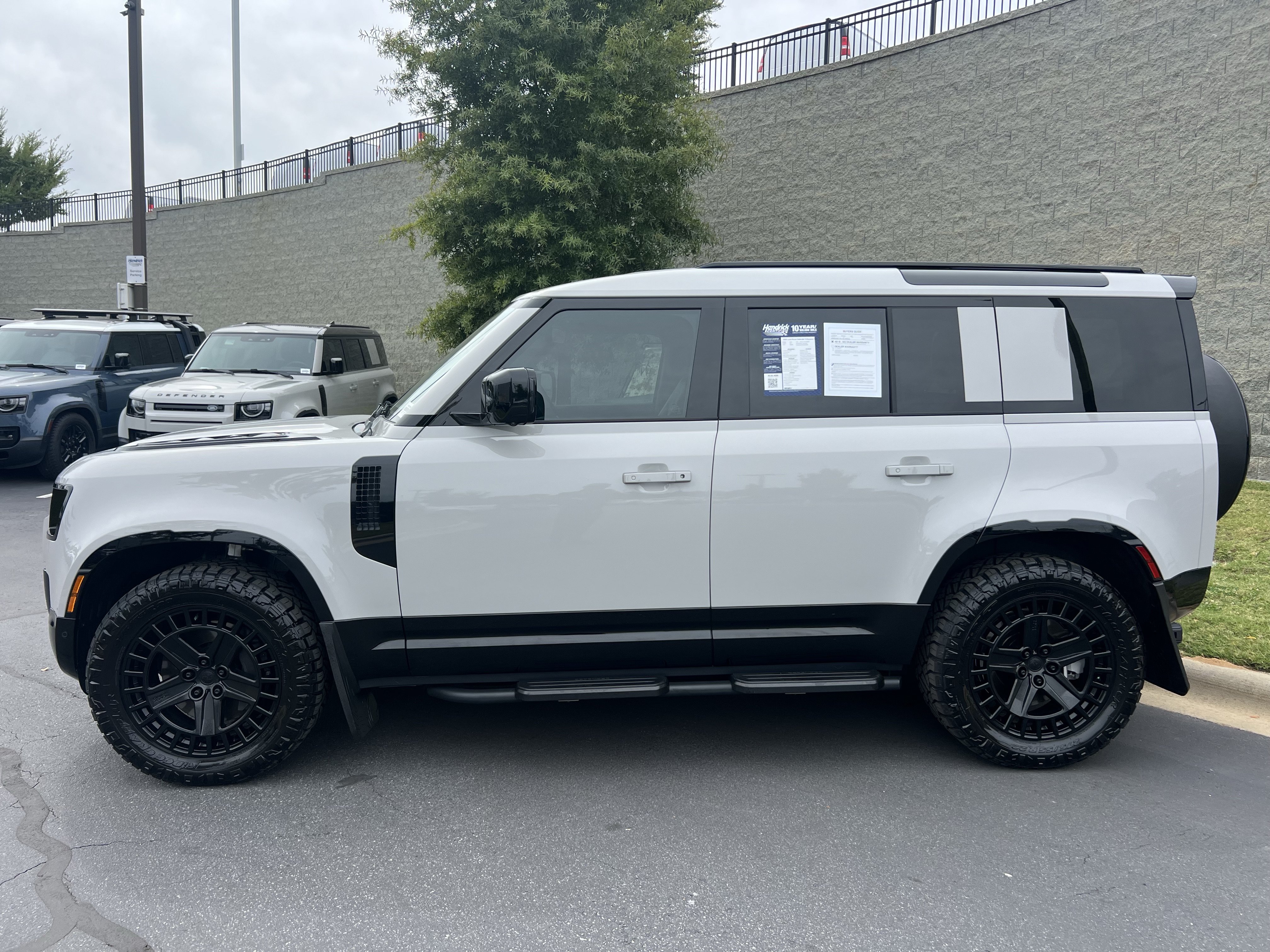 Used 2026 Land Rover Defender X-Dynamic SE SUV