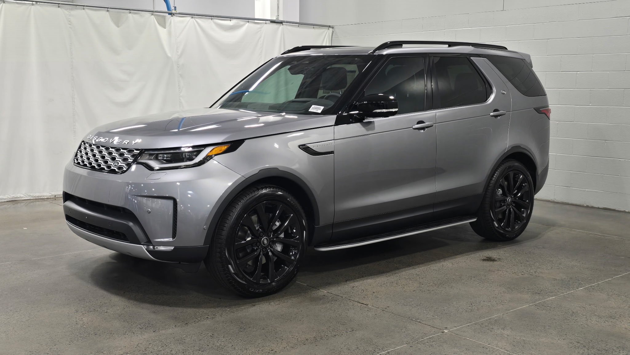 2026 Land Rover Discovery S