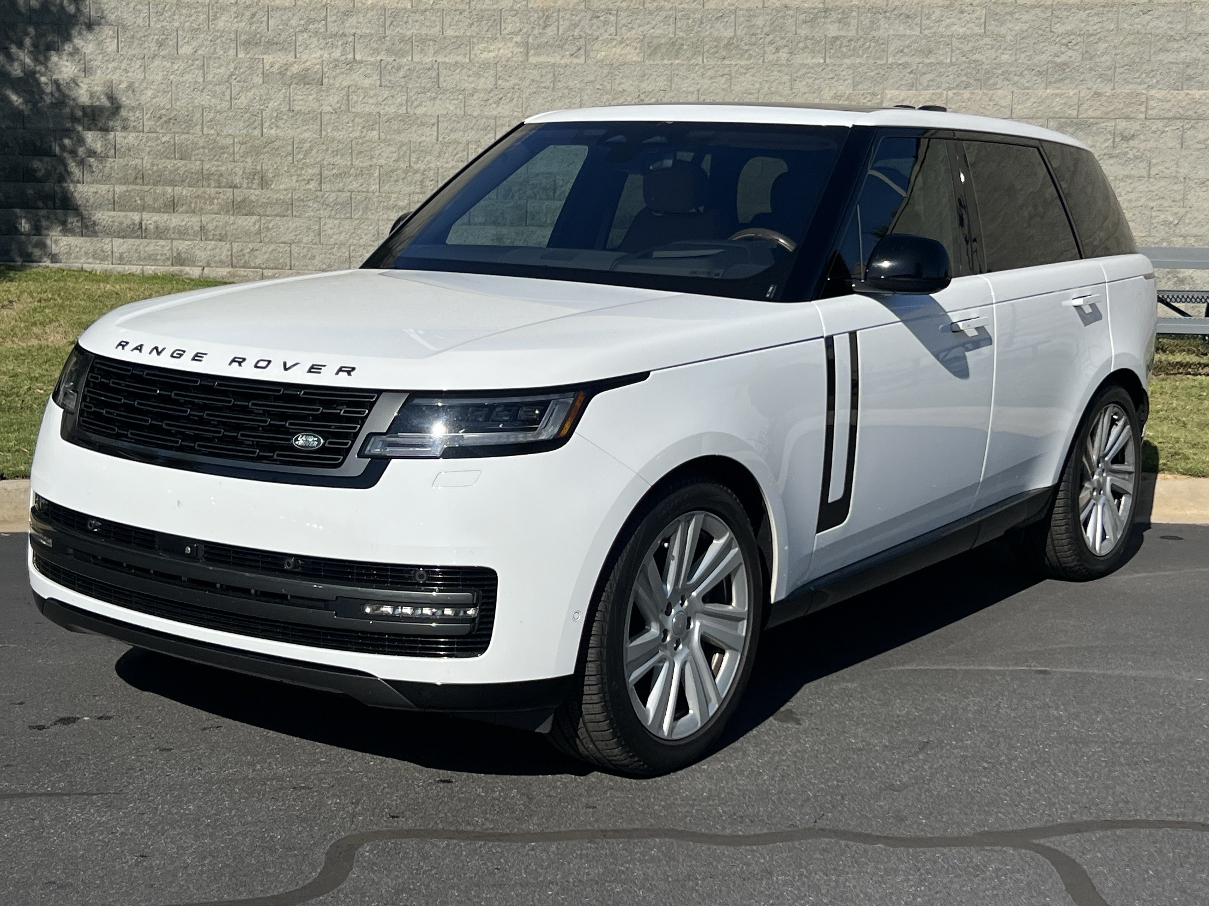 Used 2023 Land Rover Range Rover SE SUV