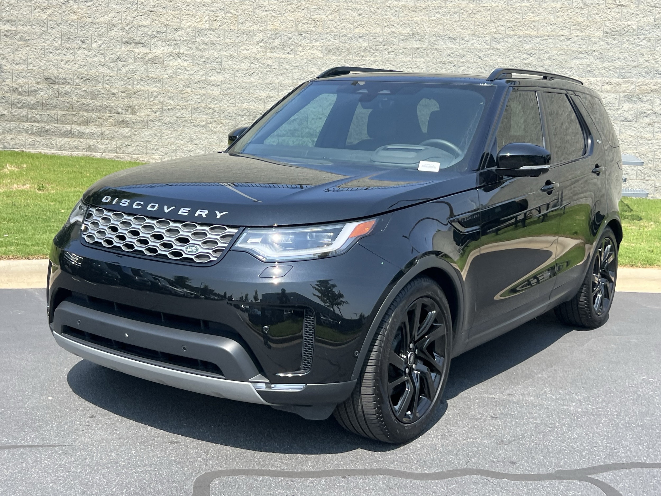 2025 Land Rover Discovery S
