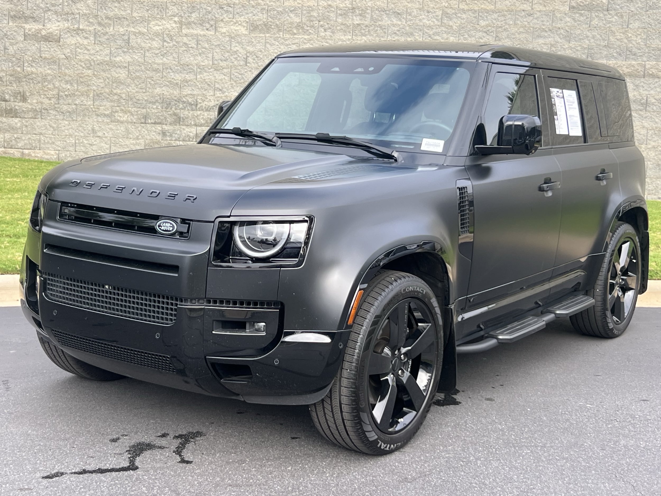 2026 Land Rover Defender V8