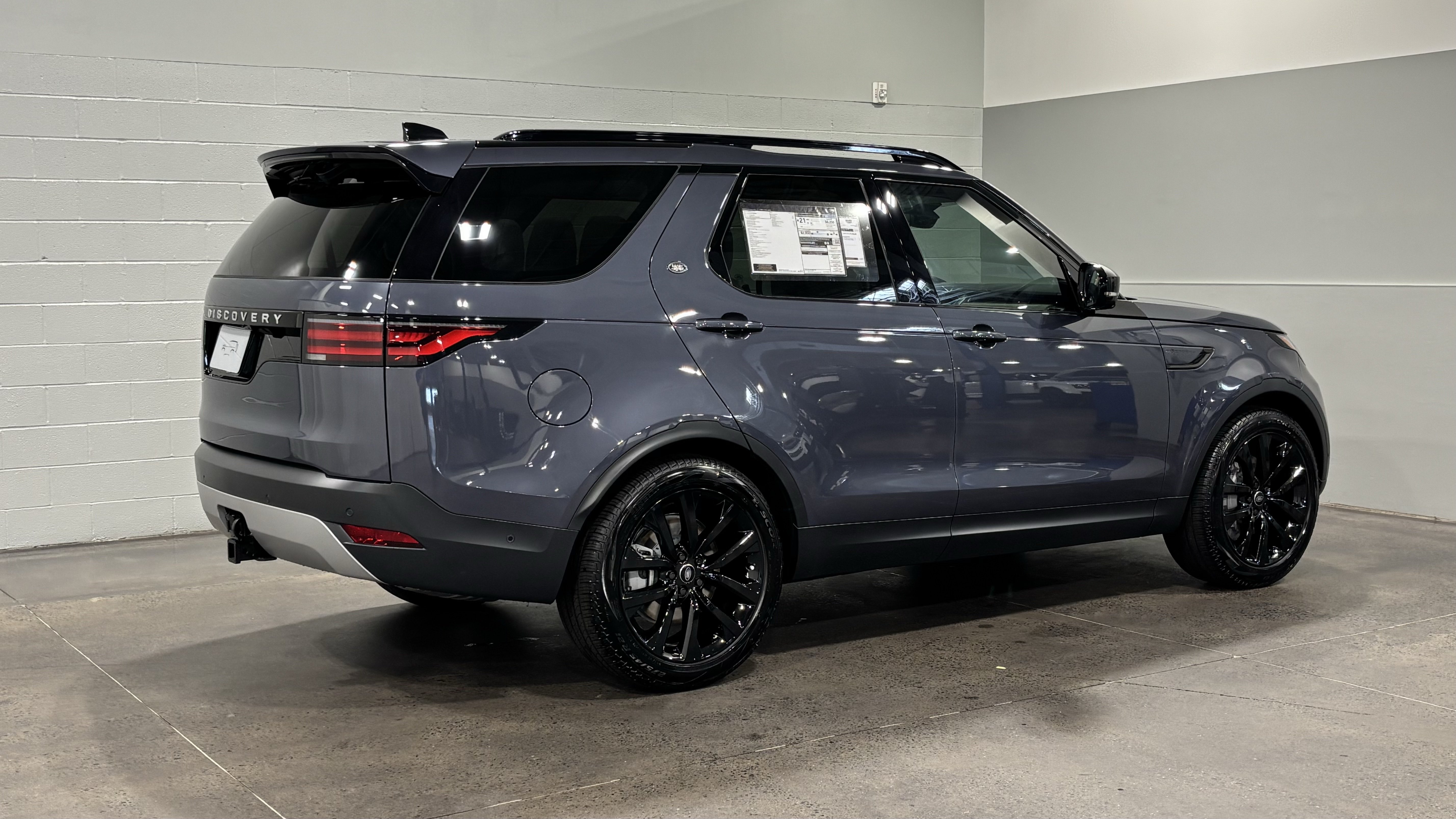 2026 Land Rover Discovery S SUV