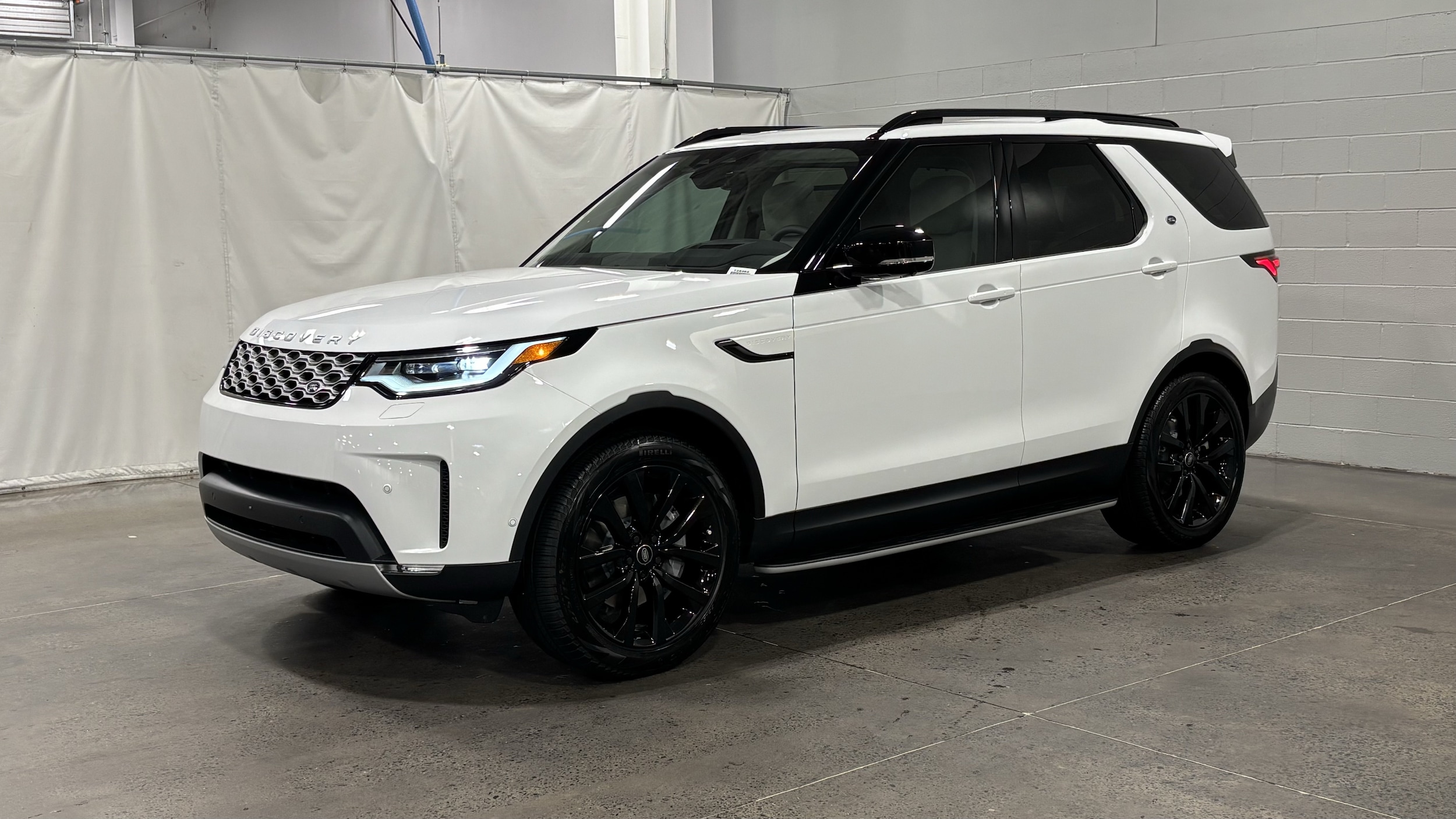 2026 Land Rover Discovery S