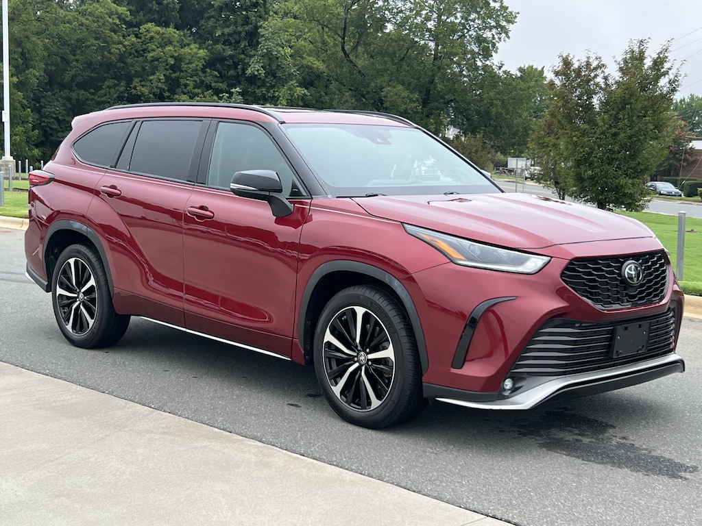 Used 2022 Toyota Highlander XSE SUV