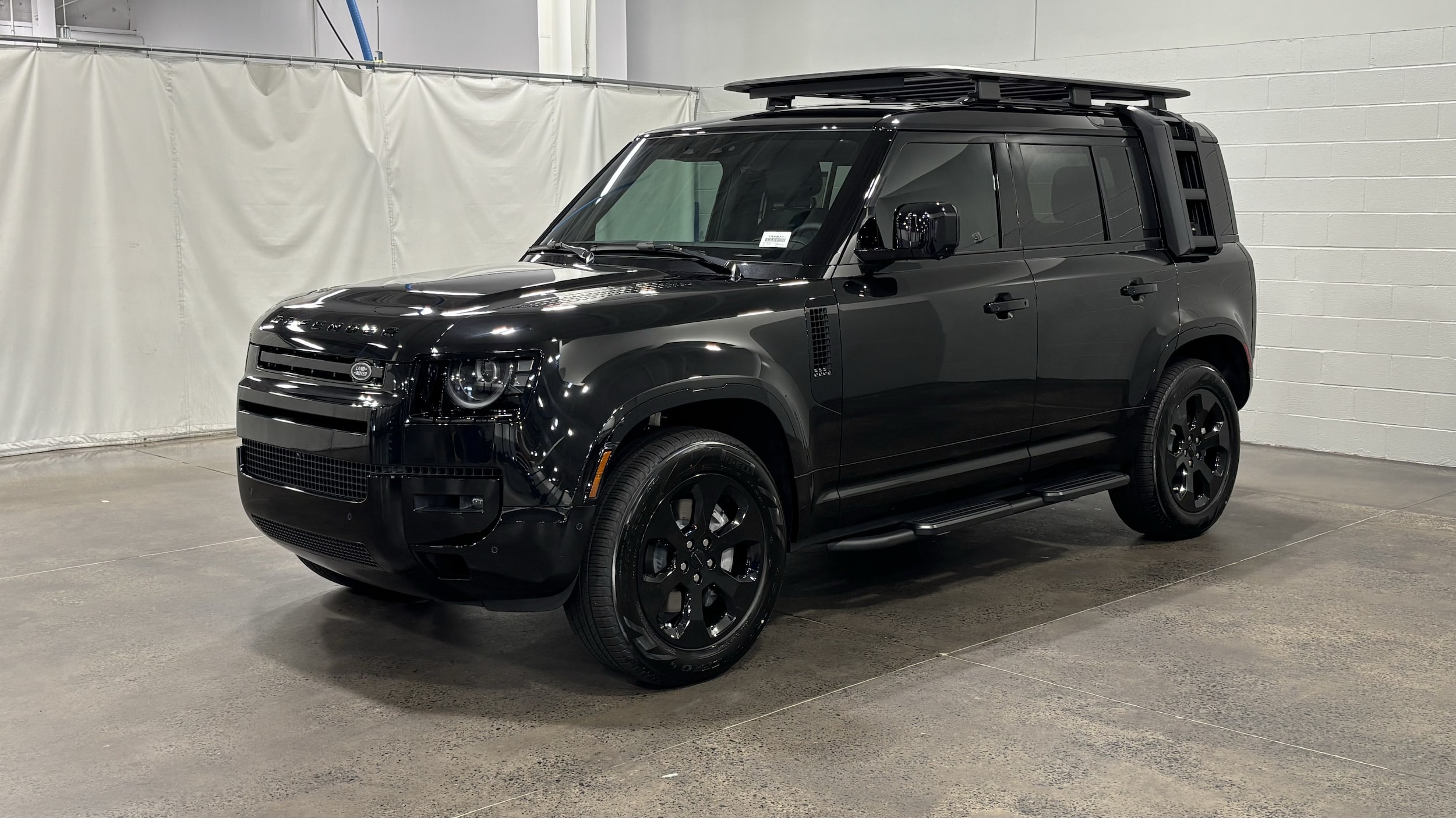 2026 Land Rover Defender 110 X-Dynamic SE