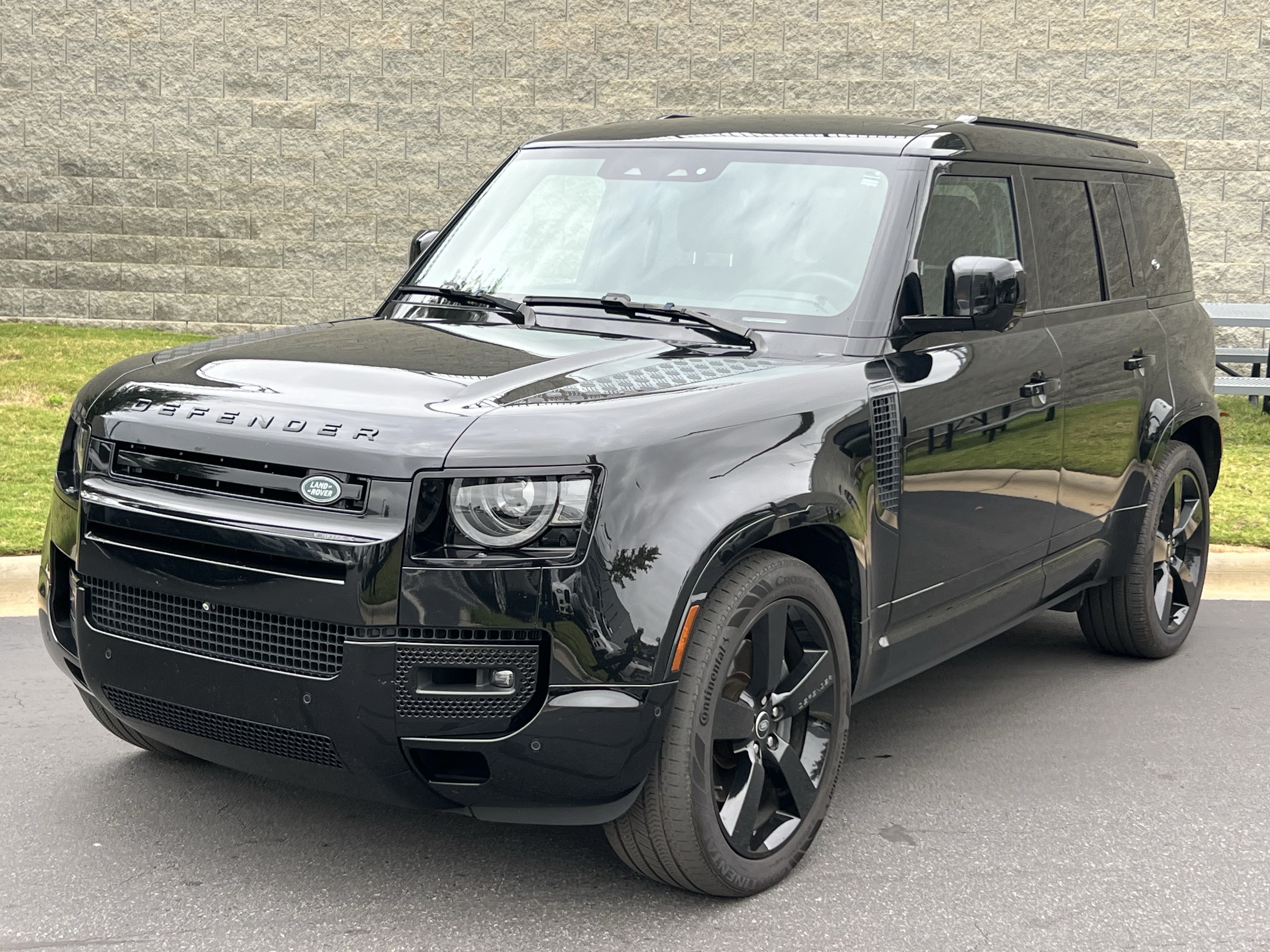 2024 Land Rover Defender X-Dynamic SE SUV