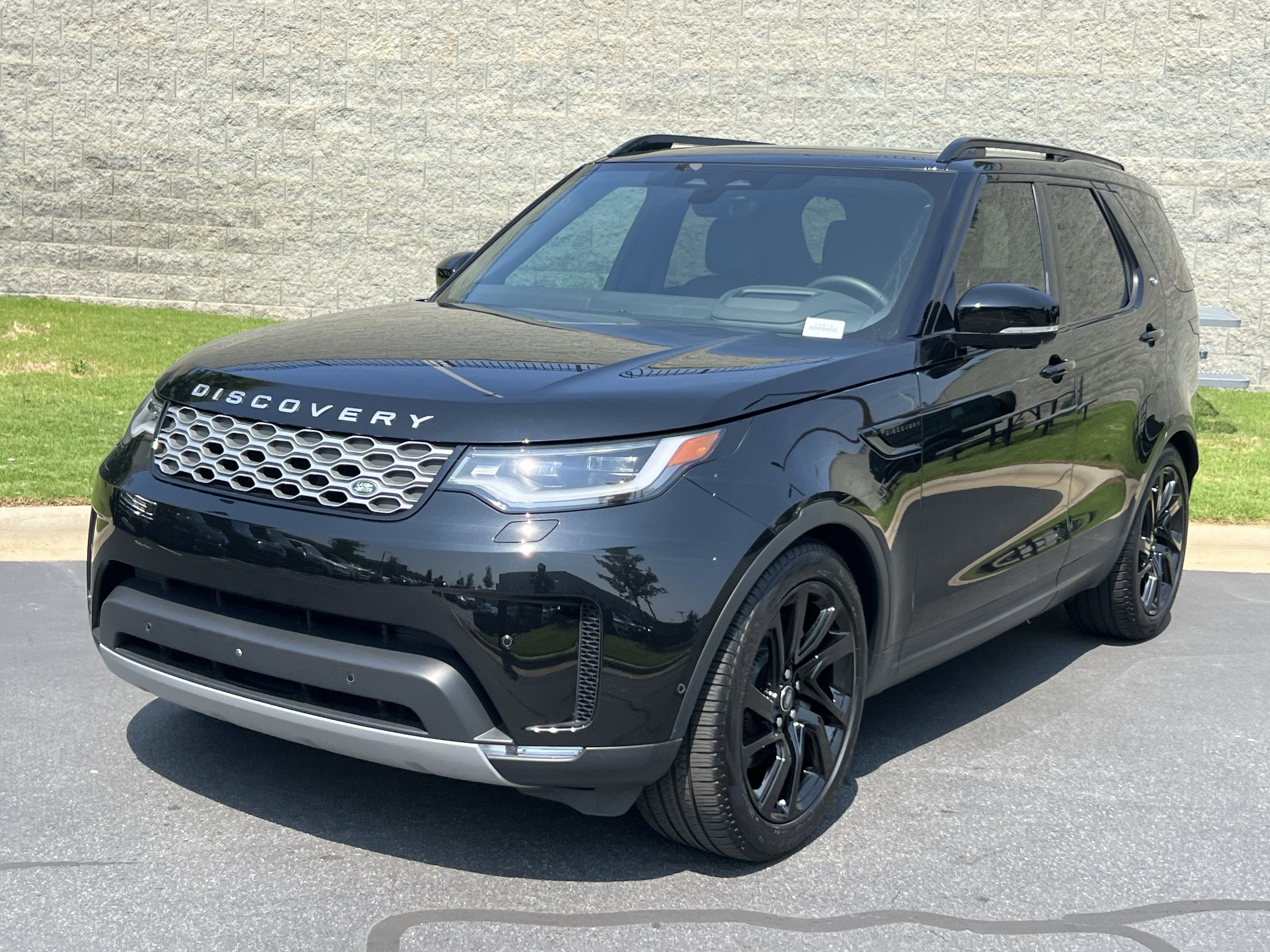 2025 Land Rover Discovery S SUV
