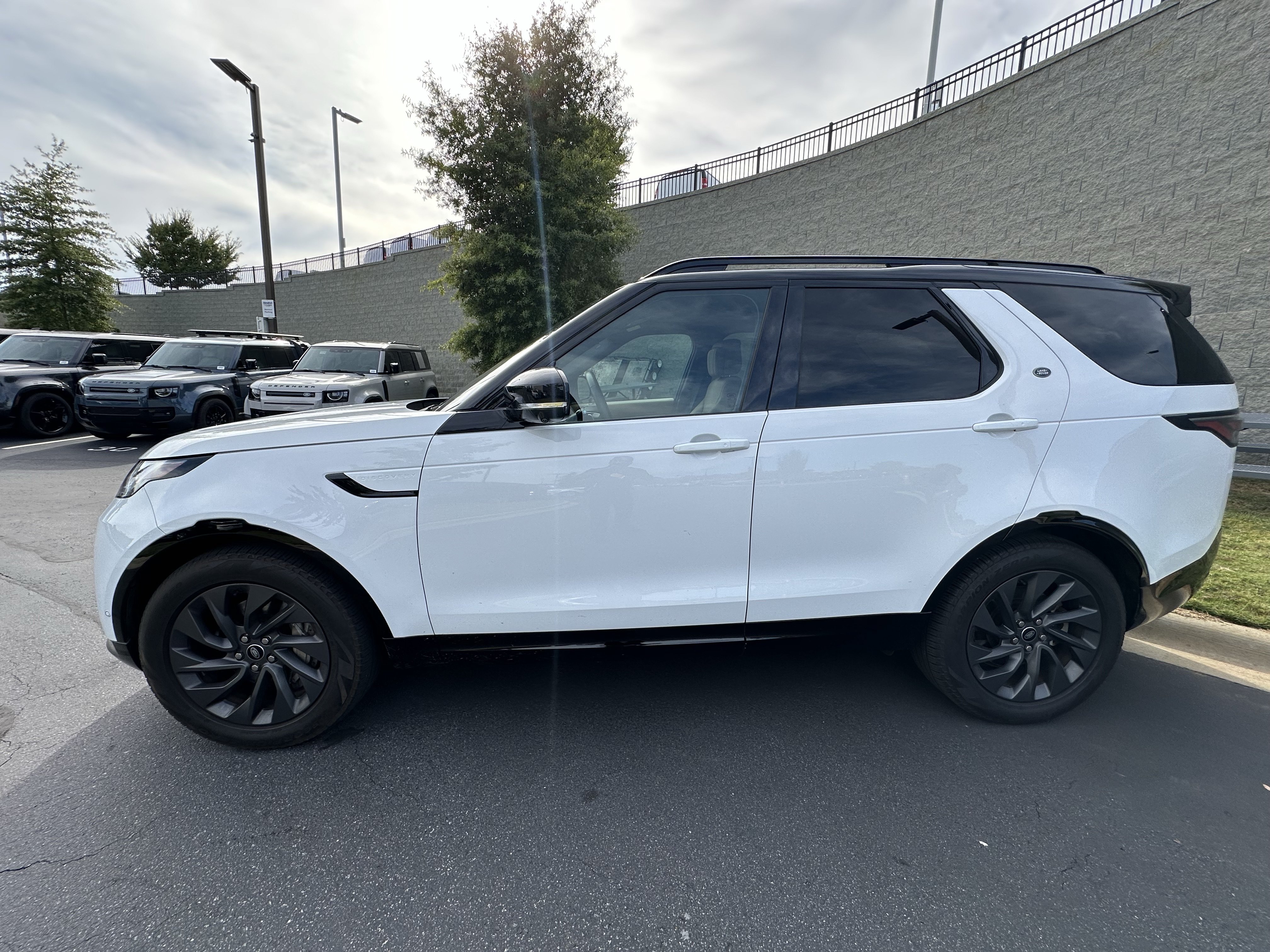 Certified 2023 Land Rover Discovery S R-Dynamic SUV