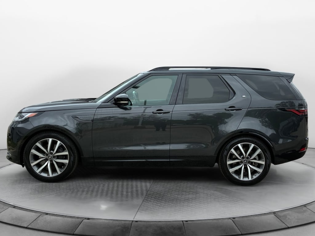 Used 2025 Land Rover Discovery Dynamic SE SUV