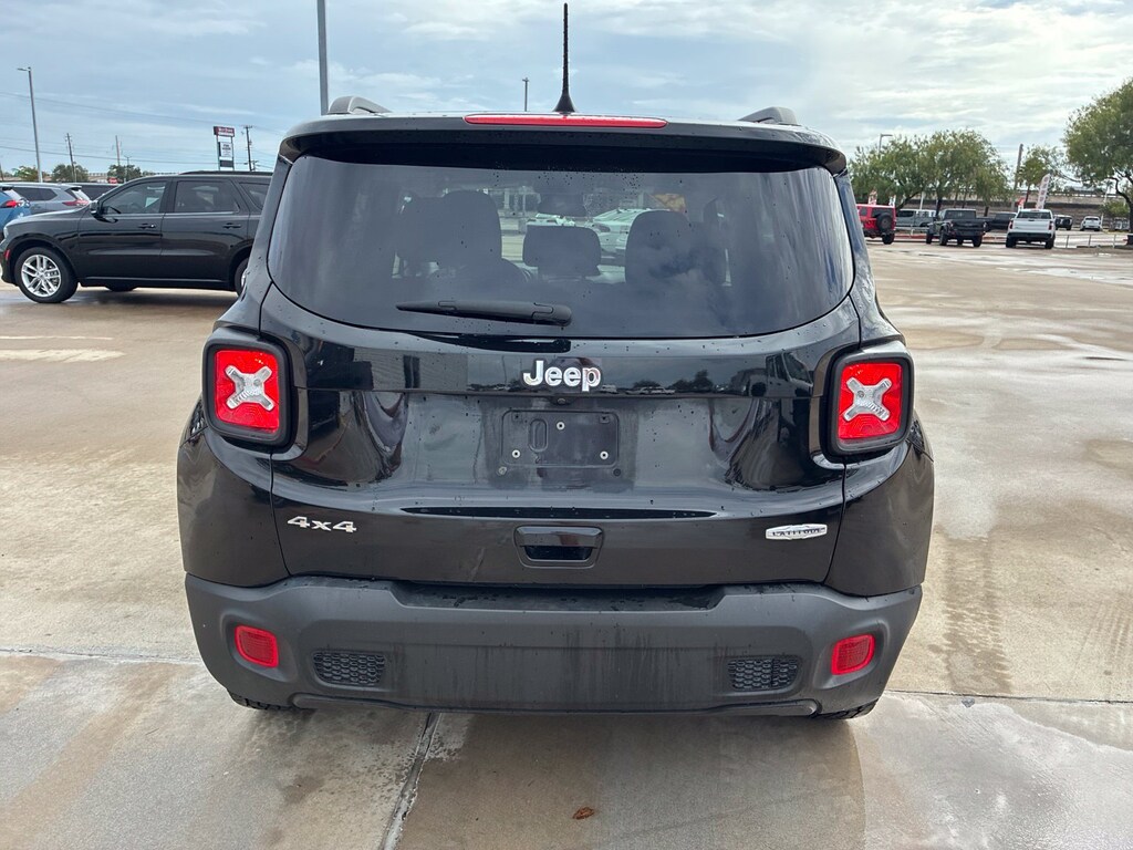 Used 2022 Jeep Renegade Latitude SUV