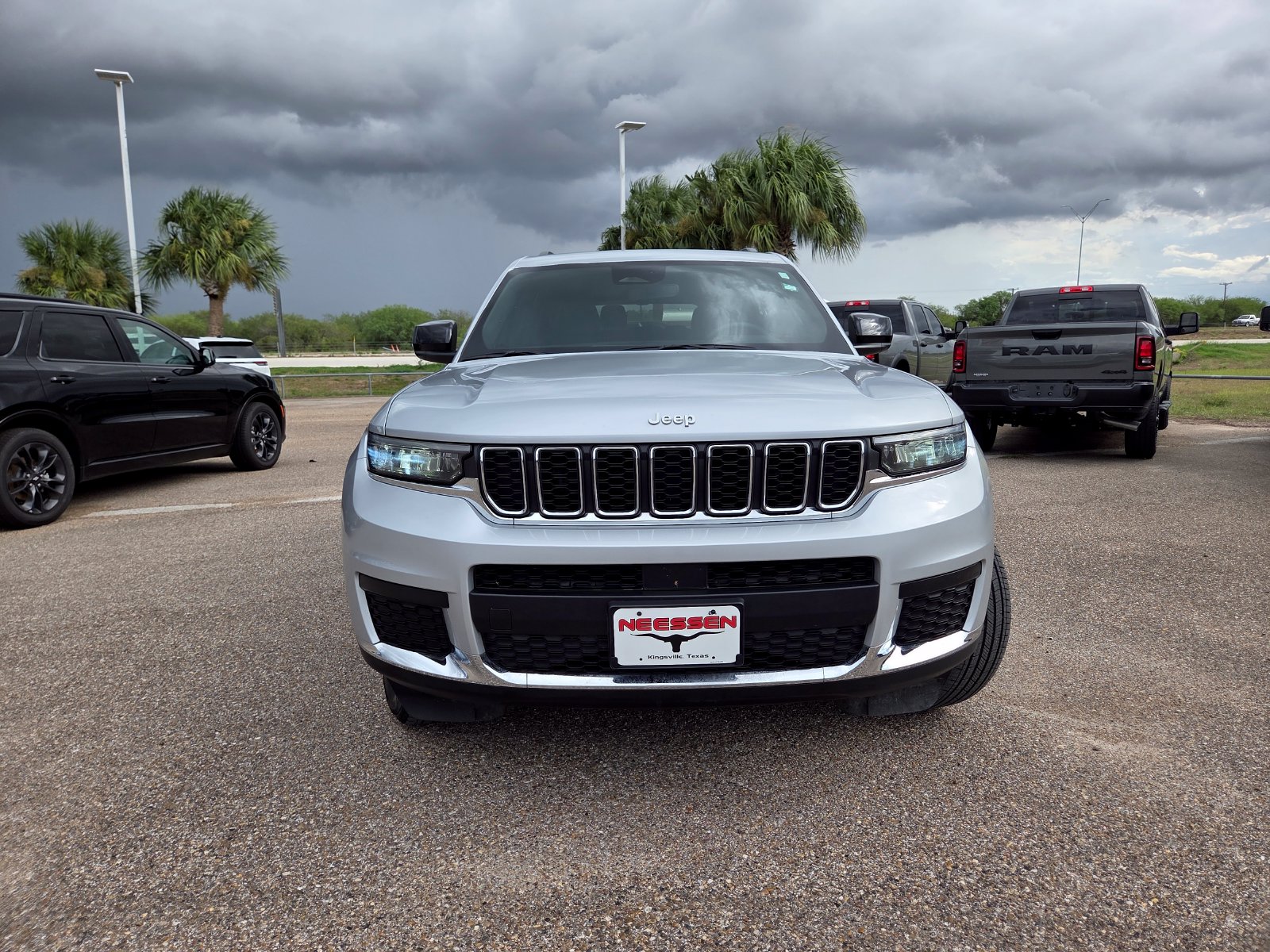Used 2025 Jeep Grand Cherokee L Laredo SUV