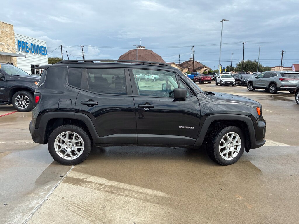 Used 2022 Jeep Renegade Latitude SUV