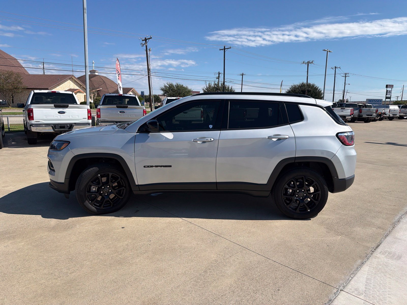 Used 2025 Jeep Compass Latitude SUV