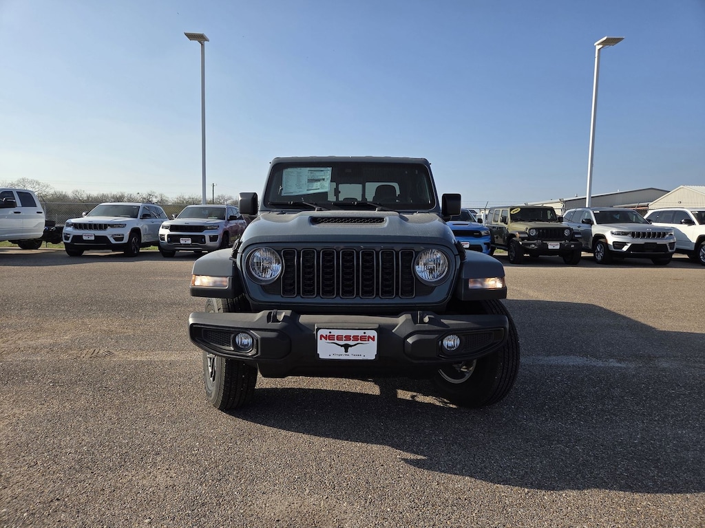 Used 2025 Jeep Gladiator Sport S Truck