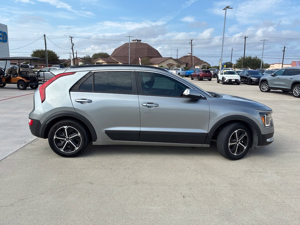Used 2023 Kia Niro EX SUV