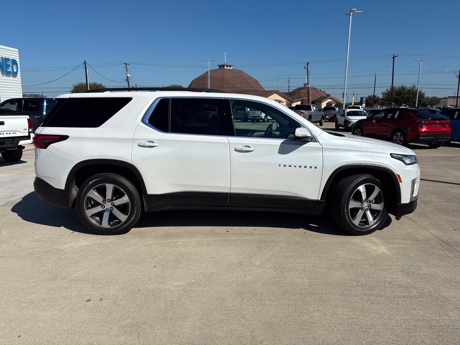 Used 2022 Chevrolet Traverse LT Leather SUV