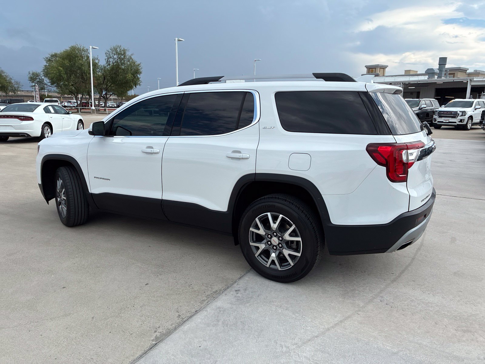 Used 2023 GMC Acadia SLT SUV