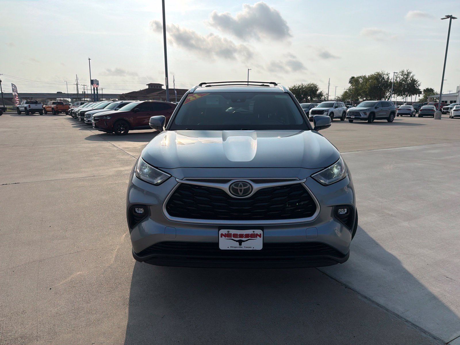 Used 2021 Toyota Highlander XLE SUV