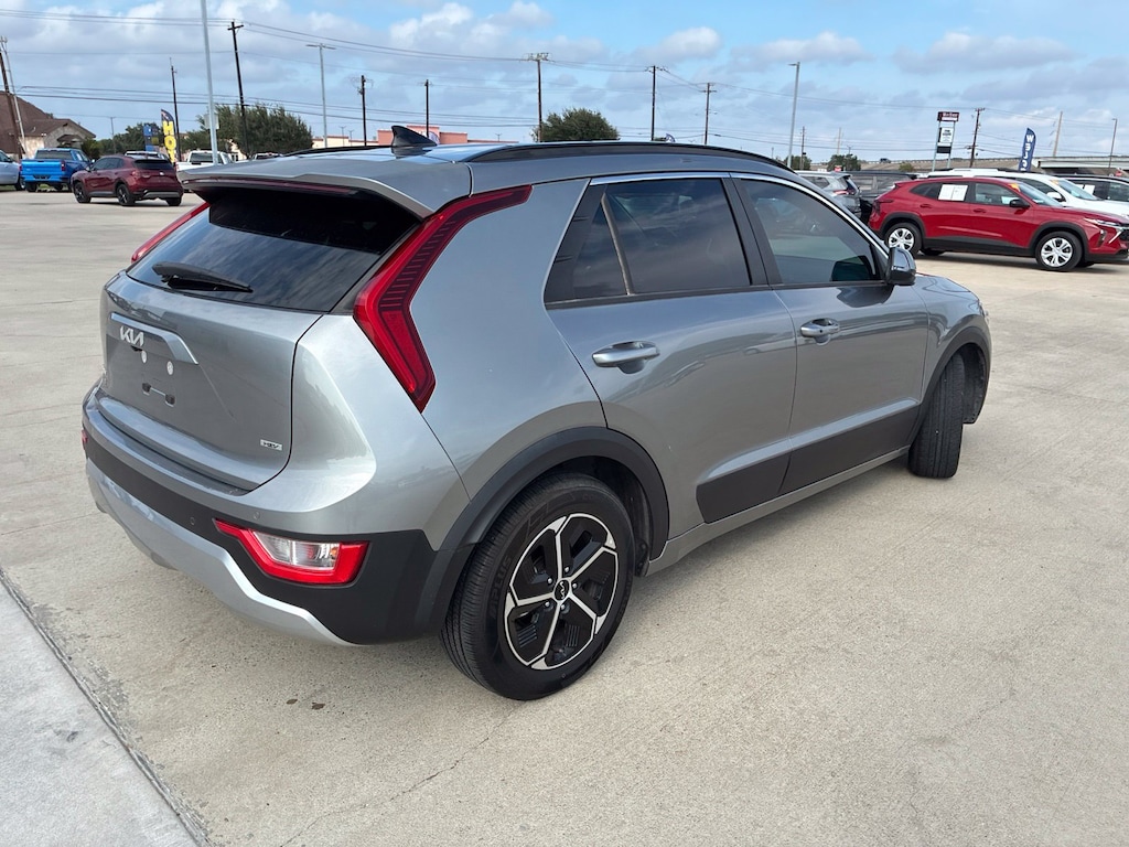 Used 2023 Kia Niro EX SUV