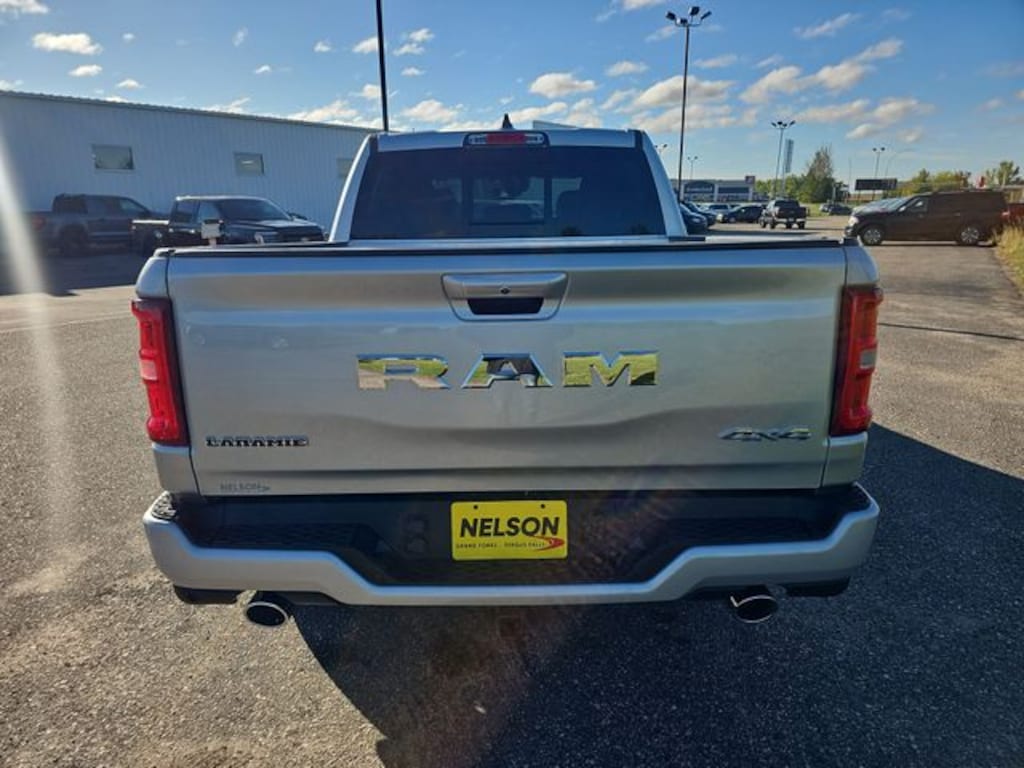 New 2027 Ram 1500 LARAMIE CREW CAB 4X4 5'7 BOX Pickup