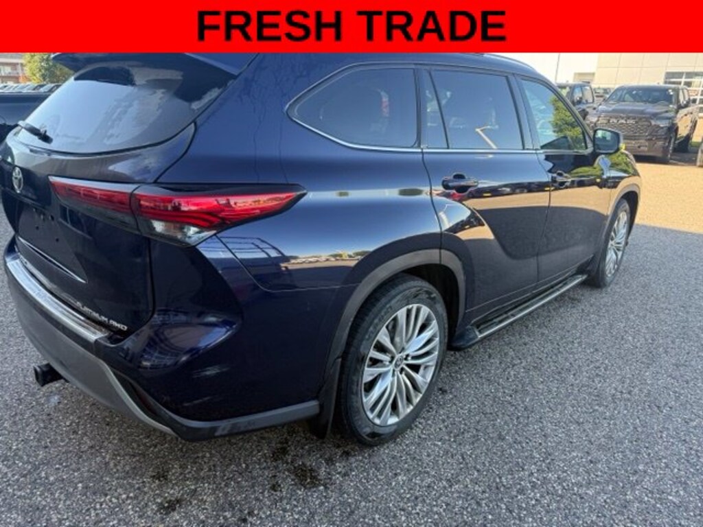 Used 2023 Toyota Highlander Platinum SUV