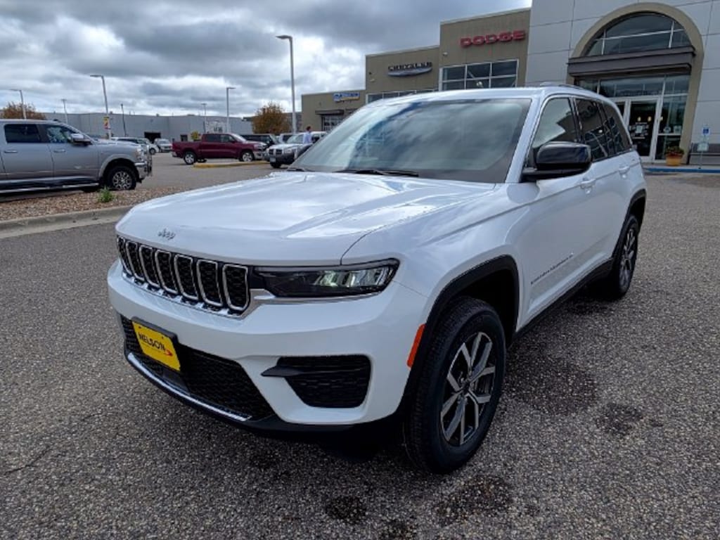 New 2027 Jeep Grand Cherokee LAREDO X 4X4 Sport Utility