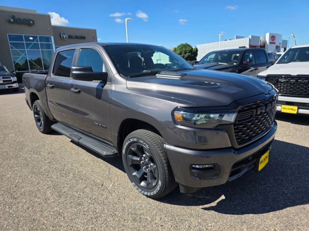 New 2026 Ram 1500 EXPRESS CREW CAB 4X4 5'7 BOX Pickup