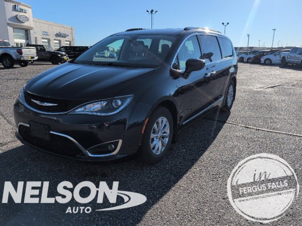 Used 2018 Chrysler Pacifica Touring L Plus Minivan/Van