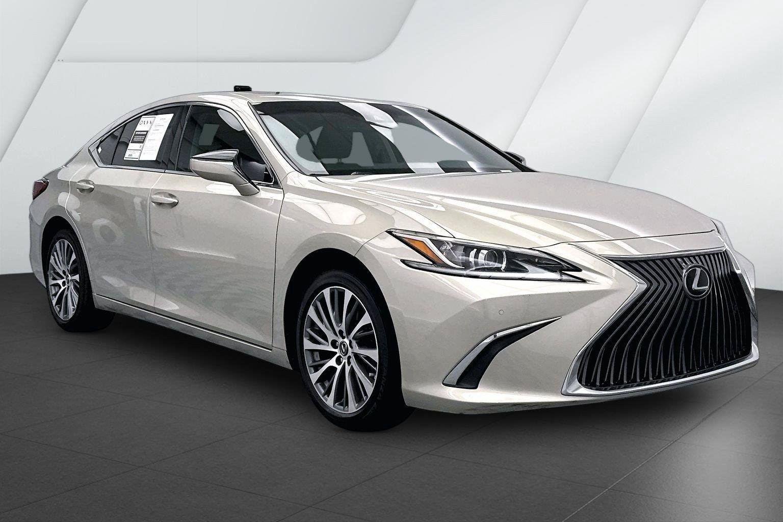 2019 Lexus ES