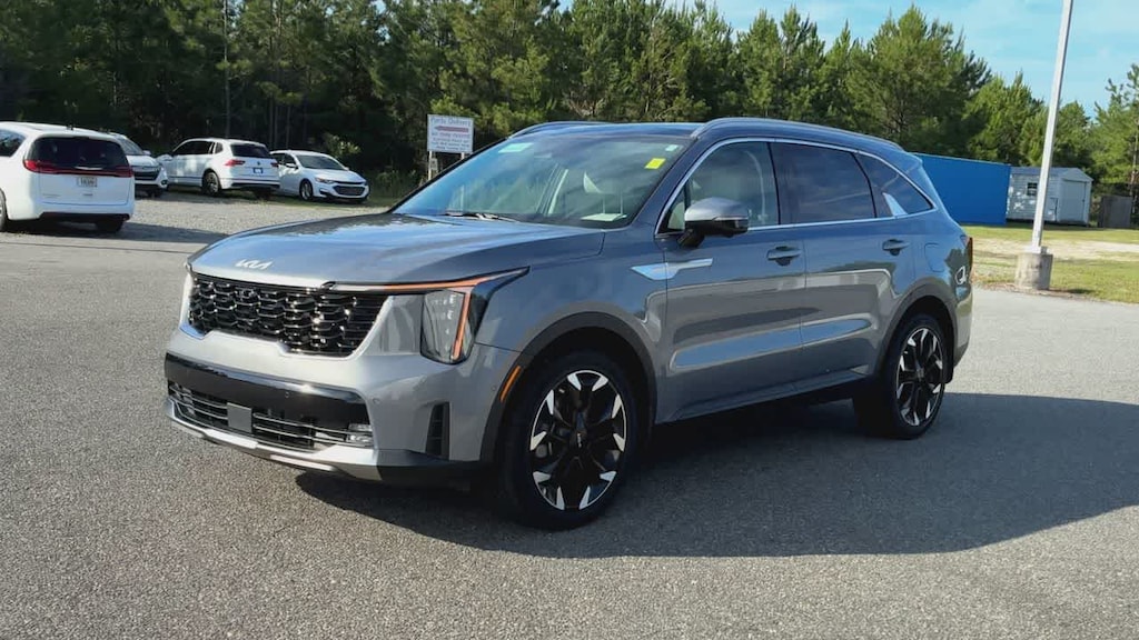 Used 2025 Kia Sorento SX